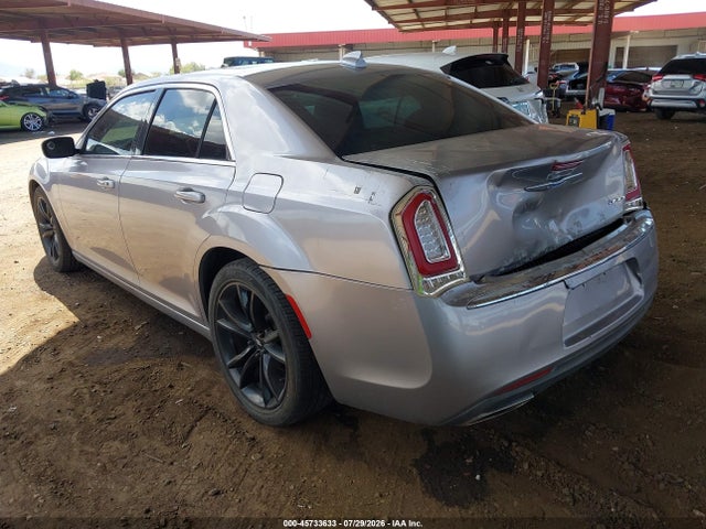 Chrysler 300 Limited 2015 2C3CCAAG4FH796606 Image 3