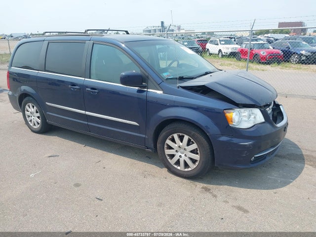 2015 Chrysler Town & Country Touring მანქანა იყიდება აუქციონზე, vin: 2C4RC1BG3FR644251, აუქციონის ნომერი: 45733797