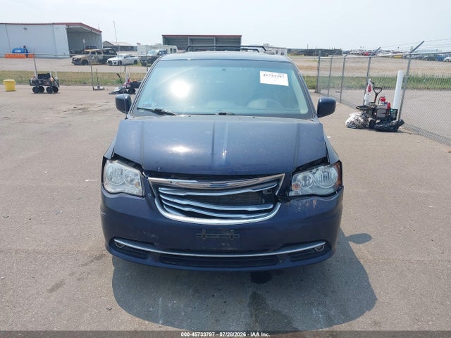 2015 Chrysler Town & Country Touring მანქანა იყიდება აუქციონზე, vin: 2C4RC1BG3FR644251, აუქციონის ნომერი: 45733797