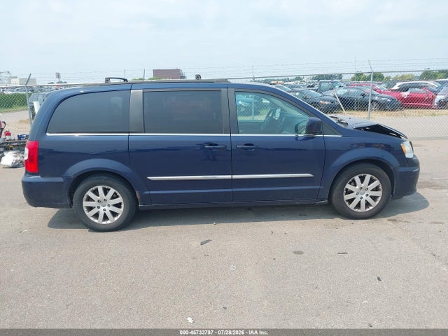 2015 Chrysler Town & Country Touring მანქანა იყიდება აუქციონზე, vin: 2C4RC1BG3FR644251, აუქციონის ნომერი: 45733797