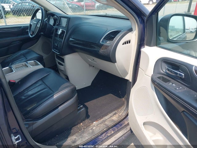 2015 Chrysler Town & Country Touring მანქანა იყიდება აუქციონზე, vin: 2C4RC1BG3FR644251, აუქციონის ნომერი: 45733797
