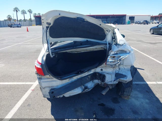 Toyota COROLLA LE 2015 5YFBURHE5FP357562 Image 17