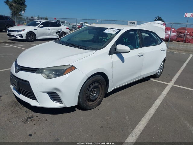 Toyota COROLLA LE 2015 5YFBURHE5FP357562 Image 2