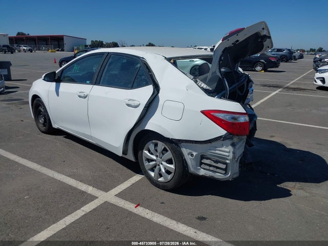Toyota COROLLA LE 2015 5YFBURHE5FP357562 Image 3