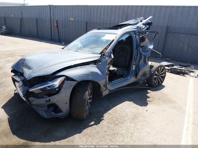 Продаж на аукціоні авто 2023 Volvo Xc60 B5 Ultimate Bright Theme, vin: YV4L12RA5P1368063, номер лоту: 45733948