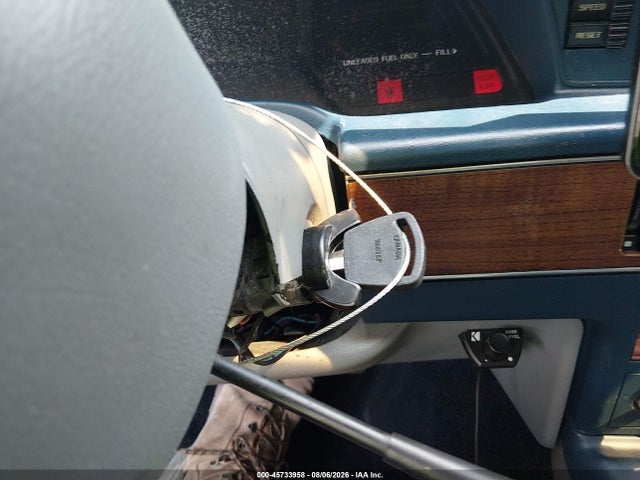 45733958 :رقم المزاد ، 1FAPP624XKH108455 vin ، 1989 Ford Thunderbird Lx مزاد بيع