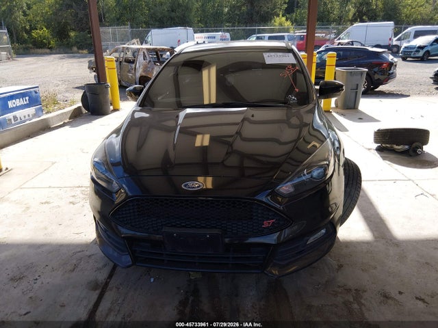 45733961 :رقم المزاد ، 1FADP3L96GL227586 vin ، 2016 Ford Focus St مزاد بيع