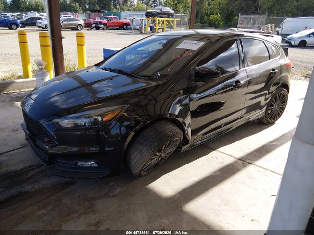 45733961 :رقم المزاد ، 1FADP3L96GL227586 vin ، 2016 Ford Focus St مزاد بيع