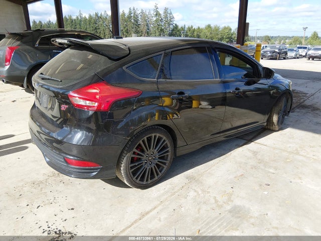45733961 :رقم المزاد ، 1FADP3L96GL227586 vin ، 2016 Ford Focus St مزاد بيع