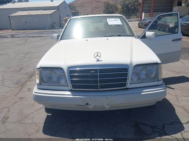 45734048 :رقم المزاد ، WDBEA32E1SC187259 vin ، 1995 Mercedes-benz E 320 Base/320 Special مزاد بيع