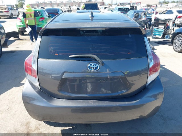 Toyota Prius C Two 2015 JTDKDTB39F1104219 Image 17
