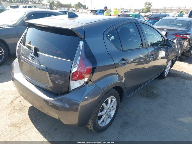Toyota Prius C Two 2015 JTDKDTB39F1104219 Image 4