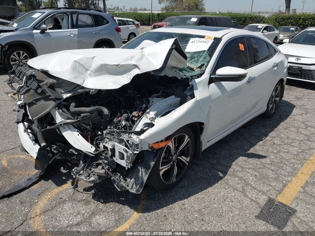 Honda Civic Touring 2018 JHMFC1F94JX014410 Image 2