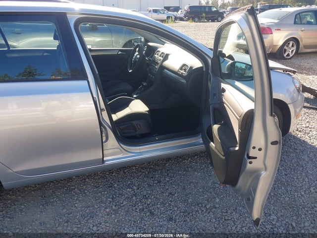 45734209 :رقم المزاد ، WVWDB7AJ8BW100407 vin ، 2011 Volkswagen Golf 2.5l 4-door مزاد بيع