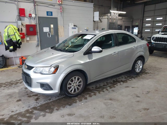 Chevrolet Sonic Lt Auto 2018 1G1JD5SH6J4107520 Image 2