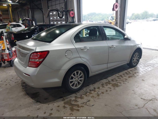 Chevrolet Sonic Lt Auto 2018 1G1JD5SH6J4107520 Image 4