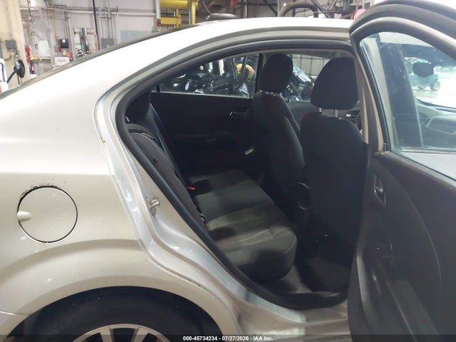 Chevrolet Sonic Lt Auto 2018 1G1JD5SH6J4107520 Image 8