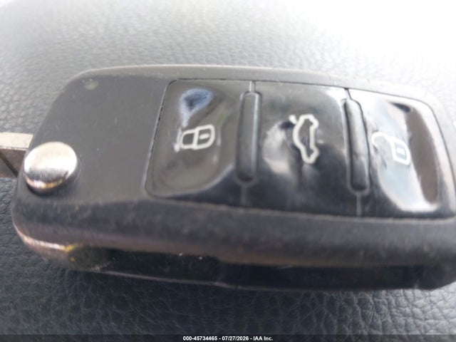 2014 Volkswagen Eos Komfort მანქანა იყიდება აუქციონზე, vin: WVWBW8AH1EV001596, აუქციონის ნომერი: 45734465