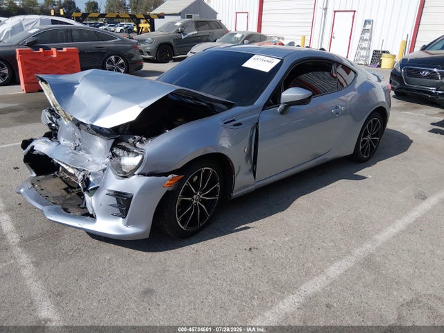 Toyota 86 2017 JF1ZNAA1XH8703629 Image 2