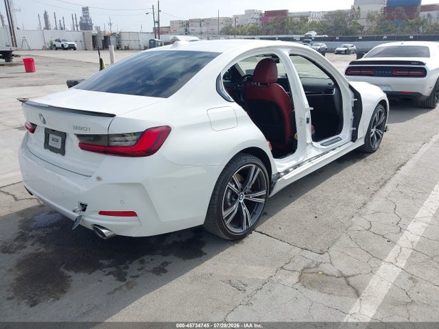 3MW69FF06P8D08135 BMW 330I