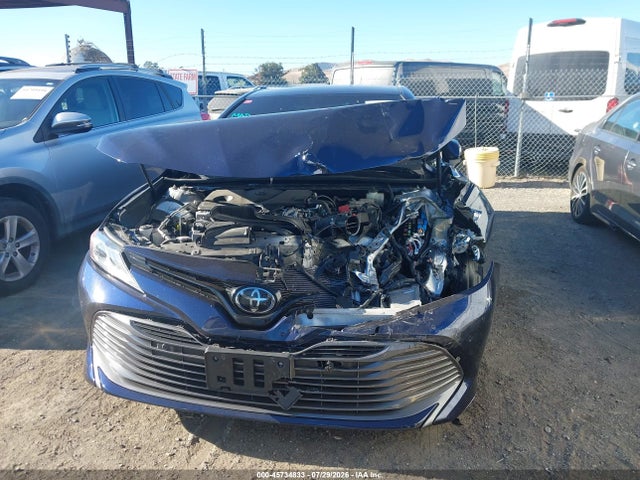 4T1B11HK0JU513871 Toyota CAMRY XLE