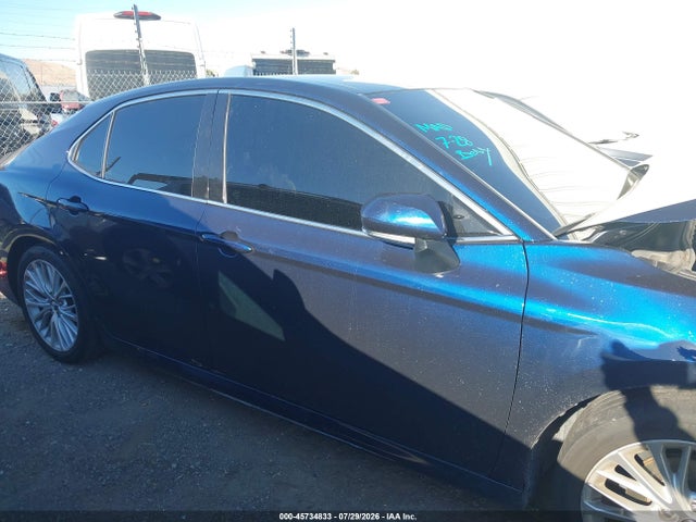 4T1B11HK0JU513871 Toyota CAMRY XLE