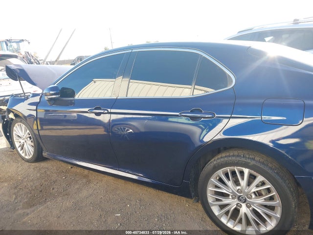 4T1B11HK0JU513871 Toyota CAMRY XLE