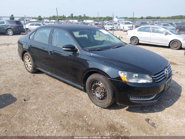 2015 Volkswagen Passat 1.8t S მანქანა იყიდება აუქციონზე, vin: 1VWAS7A31FC060390, აუქციონის ნომერი: 45734922
