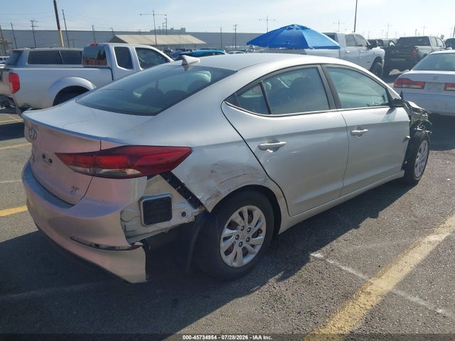 Hyundai ELANTRA SE 2018 5NPD74LF3JH382601 Image 4