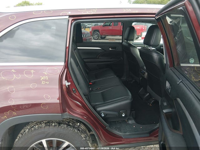 5TDJZRFH3JS489648 Toyota Highlander Xle