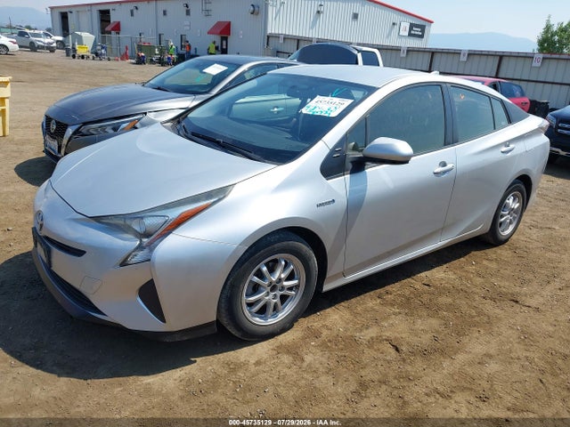 Toyota Prius Two 2016 JTDKBRFUXG3009170 Image 2