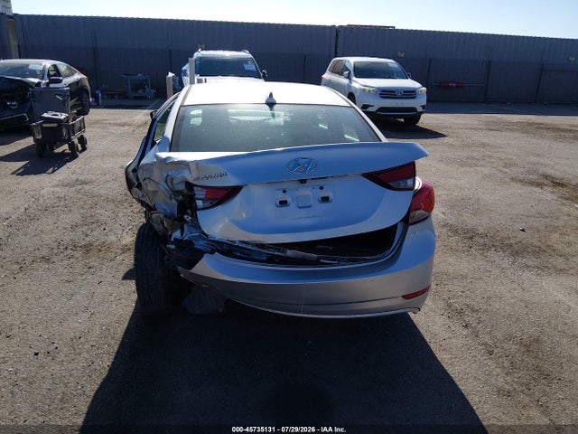 5NPDH4AE8FH571615 Hyundai ELANTRA SE
