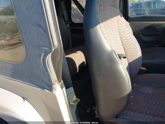 45735135 :رقم المزاد ، 1J4FA29P5YP750767 vin ، 2000 Jeep Wrangler Se مزاد بيع