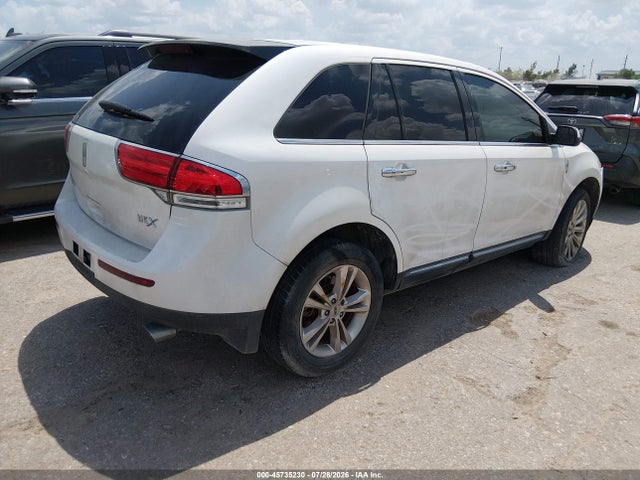 45735230 :رقم المزاد ، 2LMDJ6JKXBBJ30791 vin ، 2011 Lincoln Mkx مزاد بيع