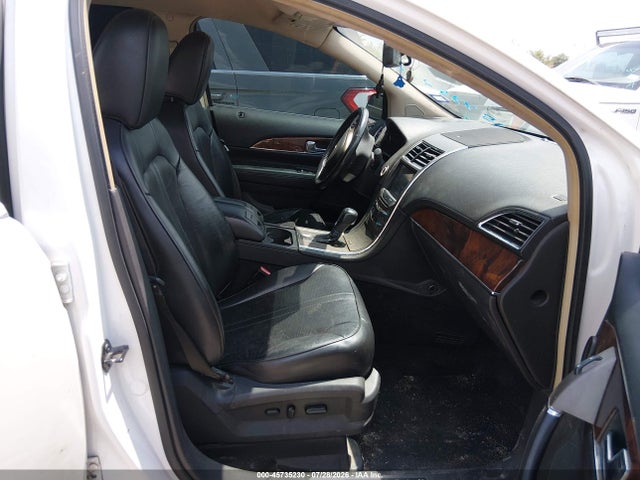45735230 :رقم المزاد ، 2LMDJ6JKXBBJ30791 vin ، 2011 Lincoln Mkx مزاد بيع