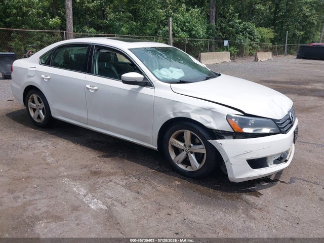 2013 Volkswagen Passat 2.5l Se მანქანა იყიდება აუქციონზე, vin: 1VWBP7A31DC102611, აუქციონის ნომერი: 45735403