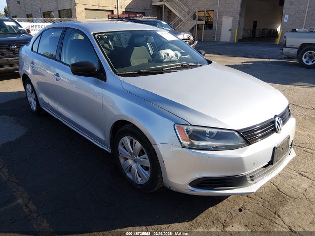 Продаж на аукціоні авто 2013 Volkswagen Jetta 2.0l S, vin: 3VW2K7AJ2DM213373, номер лоту: 45735568