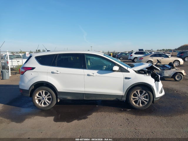 1FMCU9GD5HUE17693 Ford ESCAPE SE