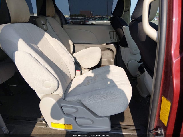 2012 Toyota Sienna Le V6 8 Passenger მანქანა იყიდება აუქციონზე, vin: 5TDKK3DC6CS207423, აუქციონის ნომერი: 45735770