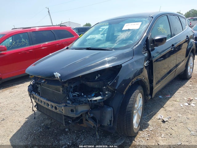 Продажа на аукционе авто 2019 Ford Escape Se, vin: 1FMCU9GD1KUB77114, номер лота: 45735830