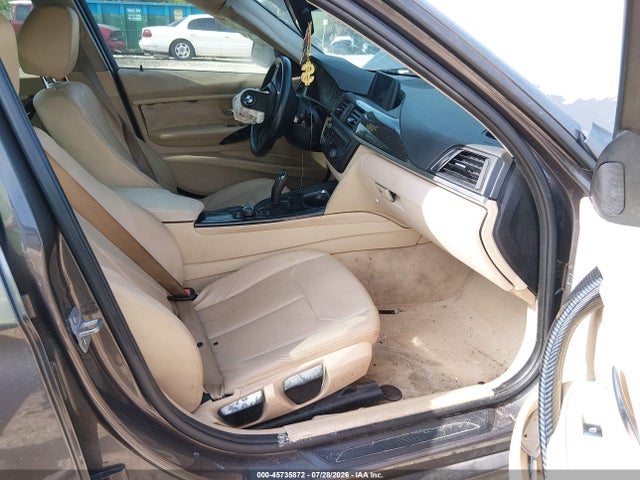 2014 Bmw 320i მანქანა იყიდება აუქციონზე, vin: WBA3B1G55ENT00526, აუქციონის ნომერი: 45735872