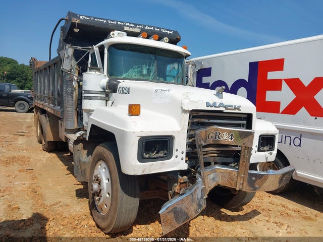 45736095 :رقم المزاد ، 1M2P267C9YM048673 vin ، 2000 Mack 600 Rd600 مزاد بيع