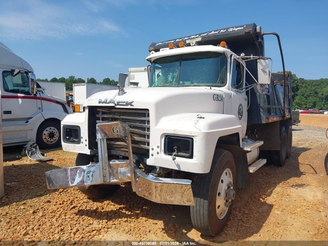 45736095 :رقم المزاد ، 1M2P267C9YM048673 vin ، 2000 Mack 600 Rd600 مزاد بيع