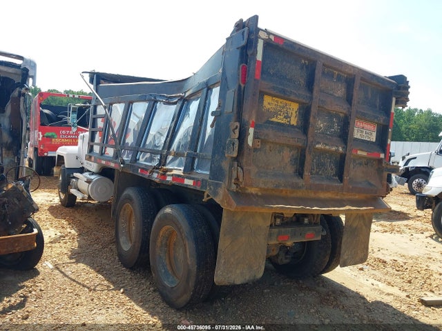 45736095 :رقم المزاد ، 1M2P267C9YM048673 vin ، 2000 Mack 600 Rd600 مزاد بيع