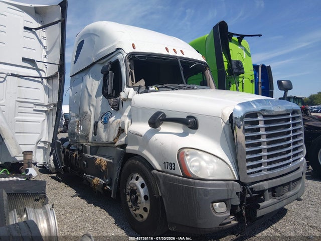 Продажа на аукционе авто 2018 Freightliner Cascadia 125, vin: 3AKJGLDR4JSJM2326, номер лота: 45736116