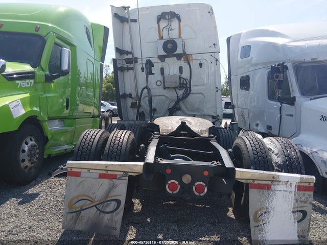 Продажа на аукционе авто 2018 Freightliner Cascadia 125, vin: 3AKJGLDR4JSJM2326, номер лота: 45736116