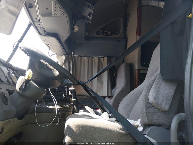Продажа на аукционе авто 2018 Freightliner Cascadia 125, vin: 3AKJGLDR4JSJM2326, номер лота: 45736116