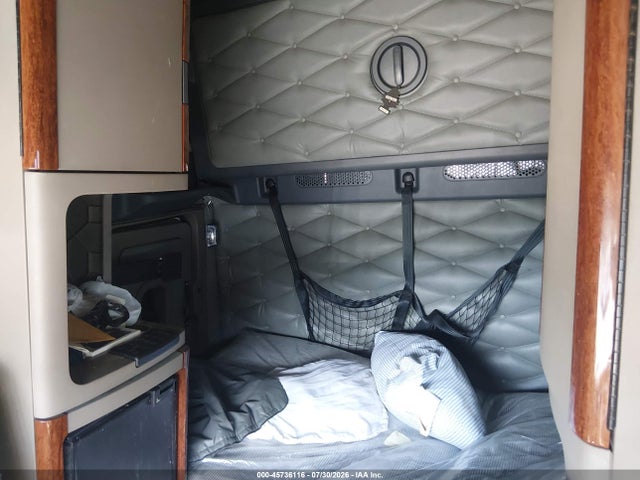 Продажа на аукционе авто 2018 Freightliner Cascadia 125, vin: 3AKJGLDR4JSJM2326, номер лота: 45736116