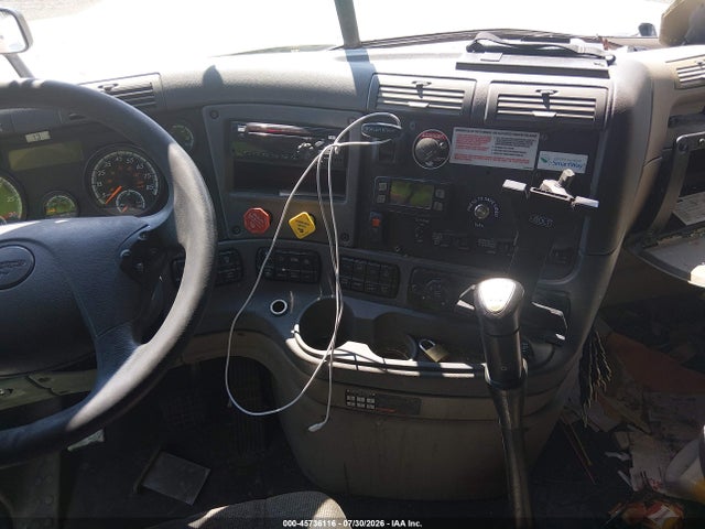 Продажа на аукционе авто 2018 Freightliner Cascadia 125, vin: 3AKJGLDR4JSJM2326, номер лота: 45736116