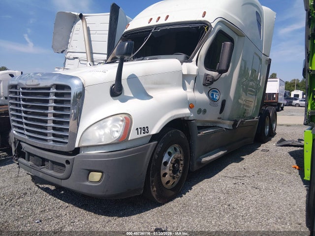 Продажа на аукционе авто 2018 Freightliner Cascadia 125, vin: 3AKJGLDR4JSJM2326, номер лота: 45736116